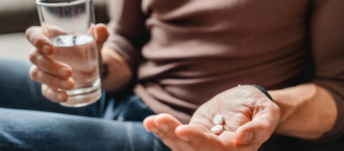 Fièvre, douleurs : AINS ou paracétamol, quel médicament prendre ?